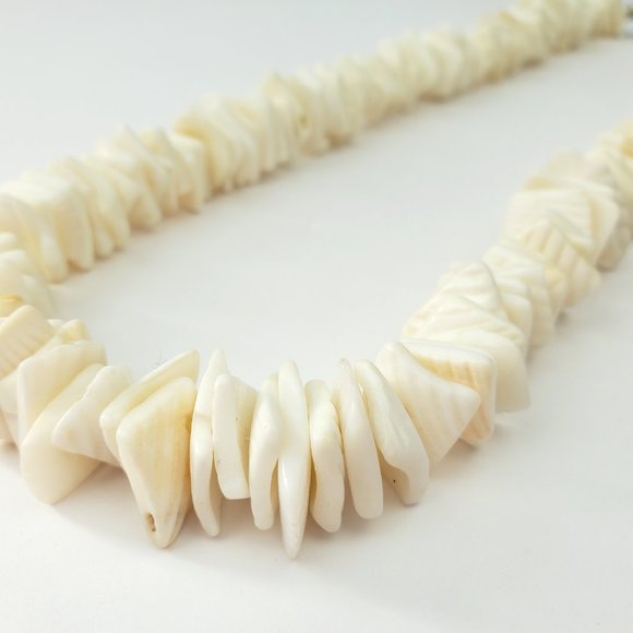Vintage Puka Shell Necklace - Picture 2 of 4